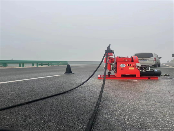 红星马路路基路面开裂下沉注浆加固灌浆